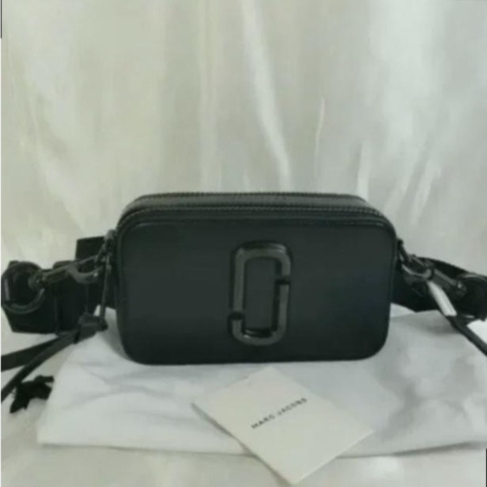 Marc Jacobs BLACK Snapshot Camera Bag tyit